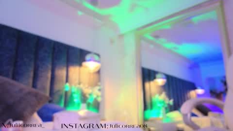 Juli  online show from September 13, 2025, 11:54 am