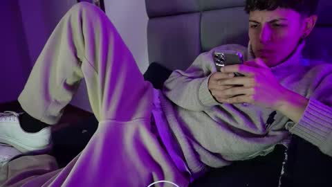 Im Nayton online show from January 18, 2026, 3:21 am