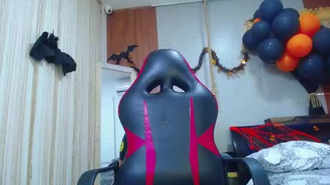 NAZPER online show from November 4, 2025, 6:40 pm