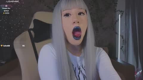 Eva online show from April 8, 2026, 9:48 pm