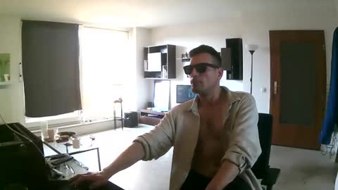 Sebastian online show from April 17, 2026, 7:11 am