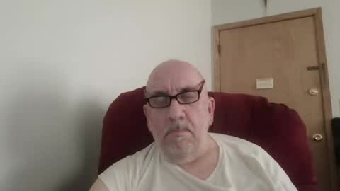 Snapshot of needlesslove chatting on July 11, 2026, 8:11 pm Tom online show from July 11, 2026, 8:11 pm