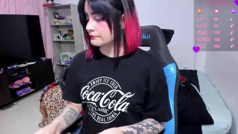 Geek Nicole    im Neeko UwU online show from November 23, 2025, 1:38 am