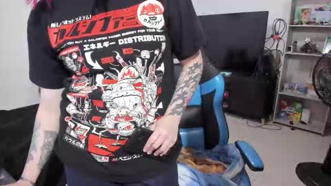 Geek Nicole    im Neeko UwU online show from December 16, 2025, 6:46 pm