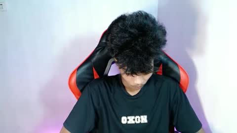 Snapshot of neil_asian69 chatting on November 2, 2025, 10:39 am neil_asian69 online show from November 2, 2025, 10:39 am