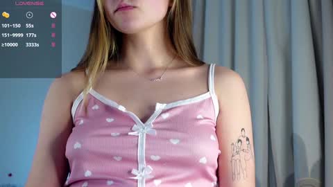 Lana online show from January 5, 2025, 1:03 am