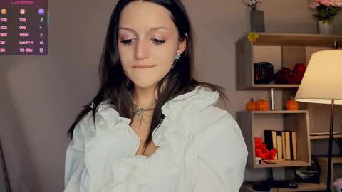 Vicky and Beatrice online show from April 8, 2026, 7:14 pm