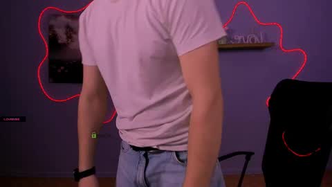 neo_raze_ online show from April 17, 2026, 6:55 pm