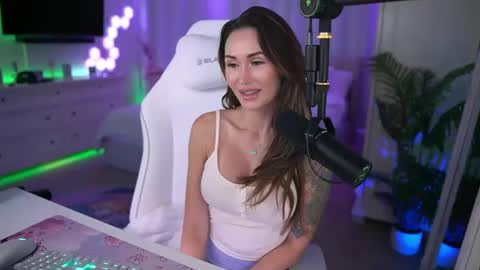 Sasha West online show from November 11, 2025, 10:54 pm