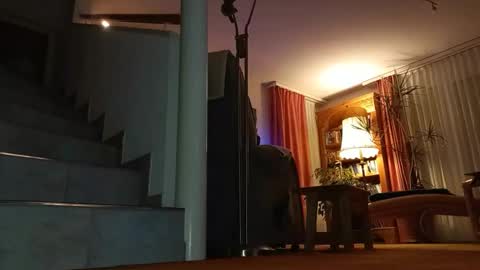 neu4gierig online show from December 18, 2024, 6:46 pm