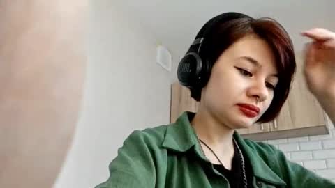 Sophia online show from September 14, 2025, 1:10 pm