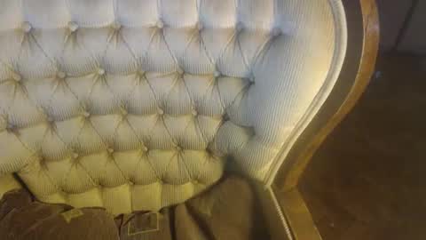 Lilly  online show from November 24, 2025, 2:39 pm