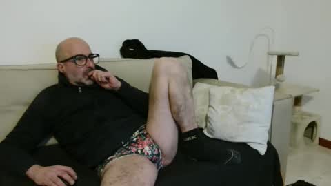 simi online show from November 26, 2025, 7:37 pm