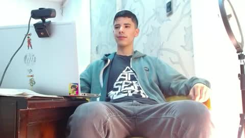 Snapshot of newlatino1 chatting on October 26, 2025, 7:09 pm newlatino1 online show from October 26, 2025, 7:09 pm