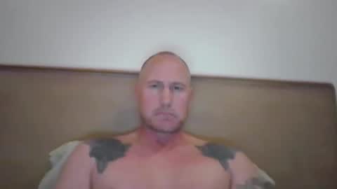 Snapshot of newportman1030 chatting on December 3, 2025, 3:36 am amandandhisgirl online show from December 3, 2025, 3:36 am