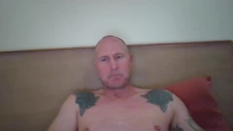 Snapshot of newportman1030 chatting on January 14, 2026, 4:18 am amandandhisgirl online show from January 14, 2026, 4:18 am
