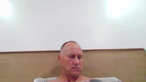 Snapshot of newportman1030 chatting on February 19, 2026, 3:24 am amandandhisgirl online show from February 19, 2026, 3:24 am