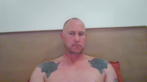 Snapshot of newportman1030 chatting on March 25, 2026, 1:44 am amandandhisgirl online show from March 25, 2026, 1:44 am