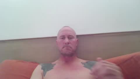Snapshot of newportman1030 chatting on April 29, 2026, 7:42 pm amandandhisgirl online show from April 29, 2026, 7:42 pm