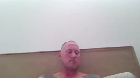 Snapshot of newportman1030 chatting on June 6, 2026, 7:51 pm amandandhisgirl online show from June 6, 2026, 7:51 pm