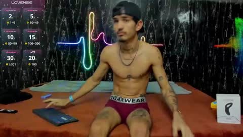 Snapshot of nextboywell1 chatting on December 23, 2025, 3:04 am Yeison online show from December 23, 2025, 3:04 am