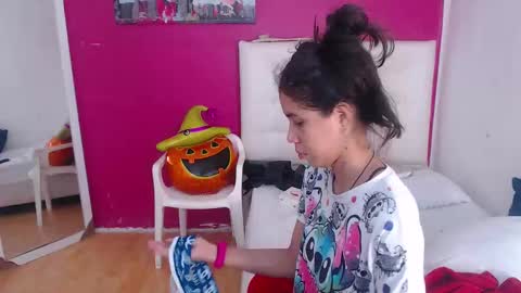 nextdoor_fantasy online show from November 5, 2025, 3:39 am