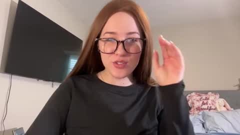 Lauren online show from April 2, 2026, 3:20 pm