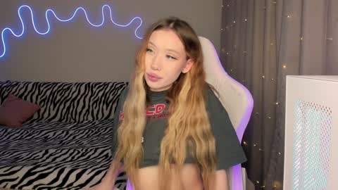 Mina online show from January 8, 2025, 12:15 pm