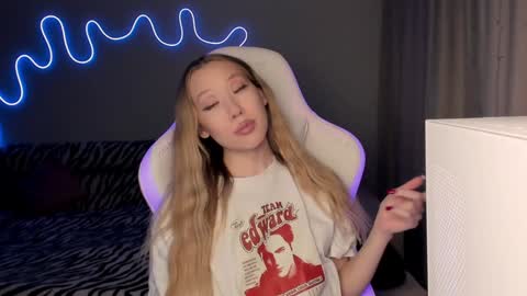 Mina online show from February 7, 2025, 2:37 pm