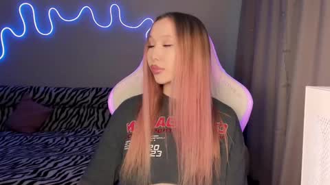 Mina online show from February 22, 2025, 1:57 pm