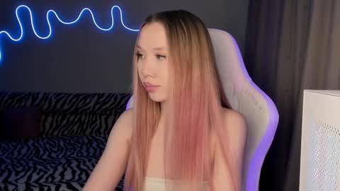 Mina online show from February 25, 2025, 2:00 pm