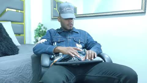 neytanmalcon online show from November 6, 2025, 8:43 pm