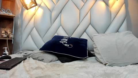 Snapshot of nezukokamado1_ chatting on February 5, 2025, 7:53 pm Milena online show from February 5, 2025, 7:53 pm