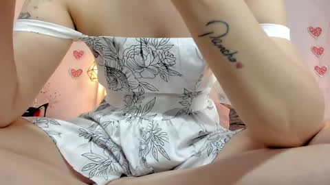 Milena online show from May 9, 2026, 2:44 pm