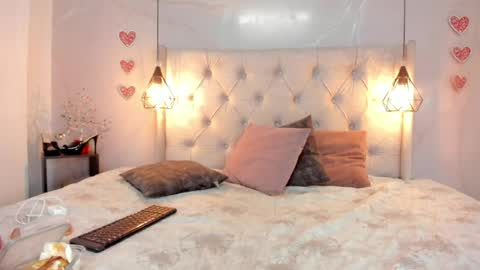 Milena online show from May 10, 2026, 1:38 pm