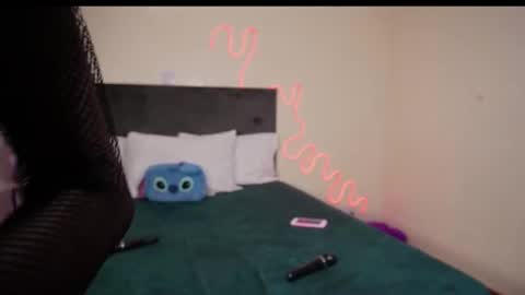 kikiNiaAria online show from December 11, 2024, 4:42 pm