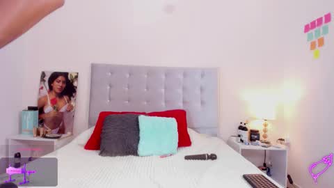 N I A online show from September 29, 2025, 7:40 pm