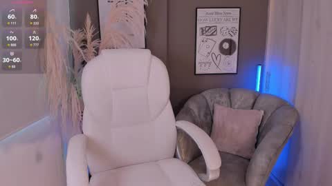 Nia online show from January 14, 2026, 1:06 pm