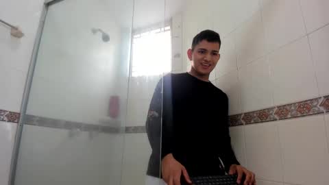 Snapshot of niall_falcon chatting on January 31, 2025, 12:29 pm Niall  online show from January 31, 2025, 12:29 pm