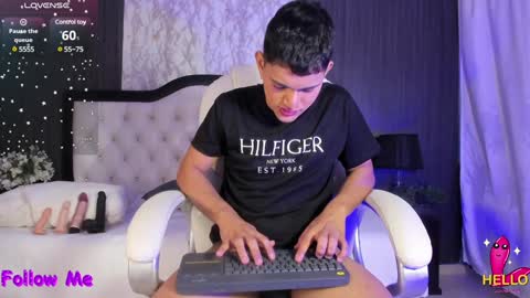 Snapshot of niall_falcon chatting on February 1, 2025, 2:24 pm Niall  online show from February 1, 2025, 2:24 pm