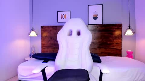 Snapshot of niall_falcon chatting on February 10, 2025, 1:44 pm Niall  online show from February 10, 2025, 1:44 pm