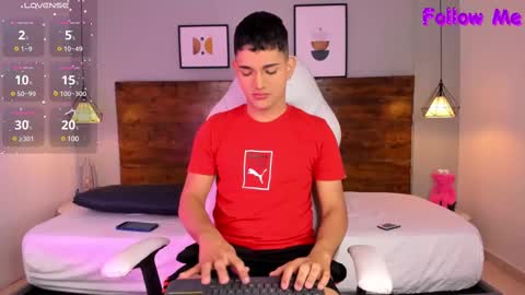 Snapshot of niall_falcon chatting on February 11, 2025, 1:20 pm Niall  online show from February 11, 2025, 1:20 pm