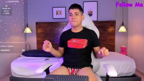 Snapshot of niall_falcon chatting on February 11, 2025, 4:24 pm Niall  online show from February 11, 2025, 4:24 pm