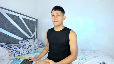 Snapshot of niall_falcon chatting on February 27, 2025, 9:36 pm Niall  online show from February 27, 2025, 9:36 pm