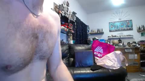 Snapshot of niceasscammo69 chatting on October 5, 2025, 9:40 am niceasscammo69 online show from October 5, 2025, 9:40 am