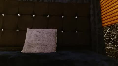 Michell  online show from February 18, 2025, 2:49 am