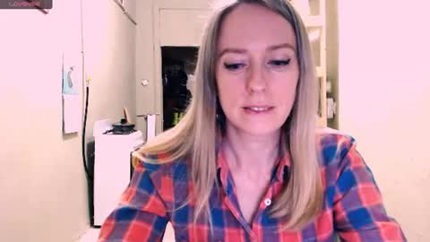 Snapshot of nicekat chatting on July 4, 2026, 9:43 pm Kathrine online show from July 4, 2026, 9:43 pm