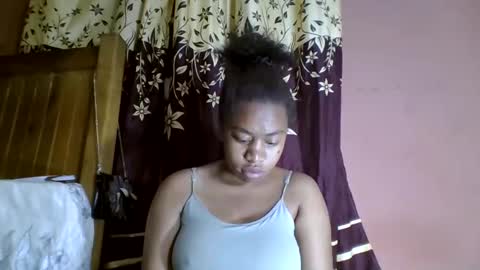 Snapshot of nicelly01 chatting on April 26, 2026, 2:42 am nicelly01 online show from April 26, 2026, 2:42 am