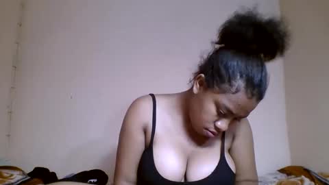 Snapshot of nicelly01 chatting on May 24, 2026, 6:13 pm nicelly01 online show from May 24, 2026, 6:13 pm