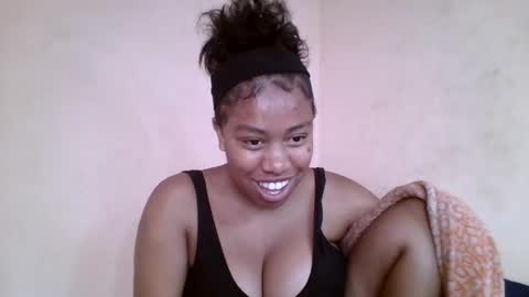 Snapshot of nicelly01 chatting on July 14, 2026, 10:21 am nicelly01 online show from July 14, 2026, 10:21 am